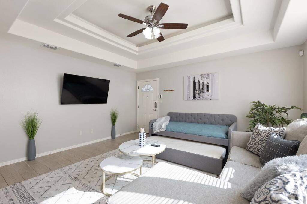 Cozy 3 Bed 2 Bath Apartment, Near Shopping Plazas, Expressway And Free Parking Edinburg Exterior foto
